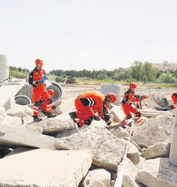 30 bin Mehmetçik deprem için hazırlandı! 5 tim kuruldu eğitimler verildi...